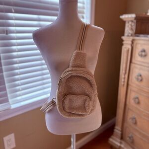 NWOT Sondra Roberts Cream Fleece Purse